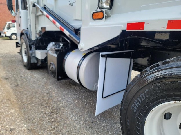 original-used-2019-autocar-front-load-truck-30
