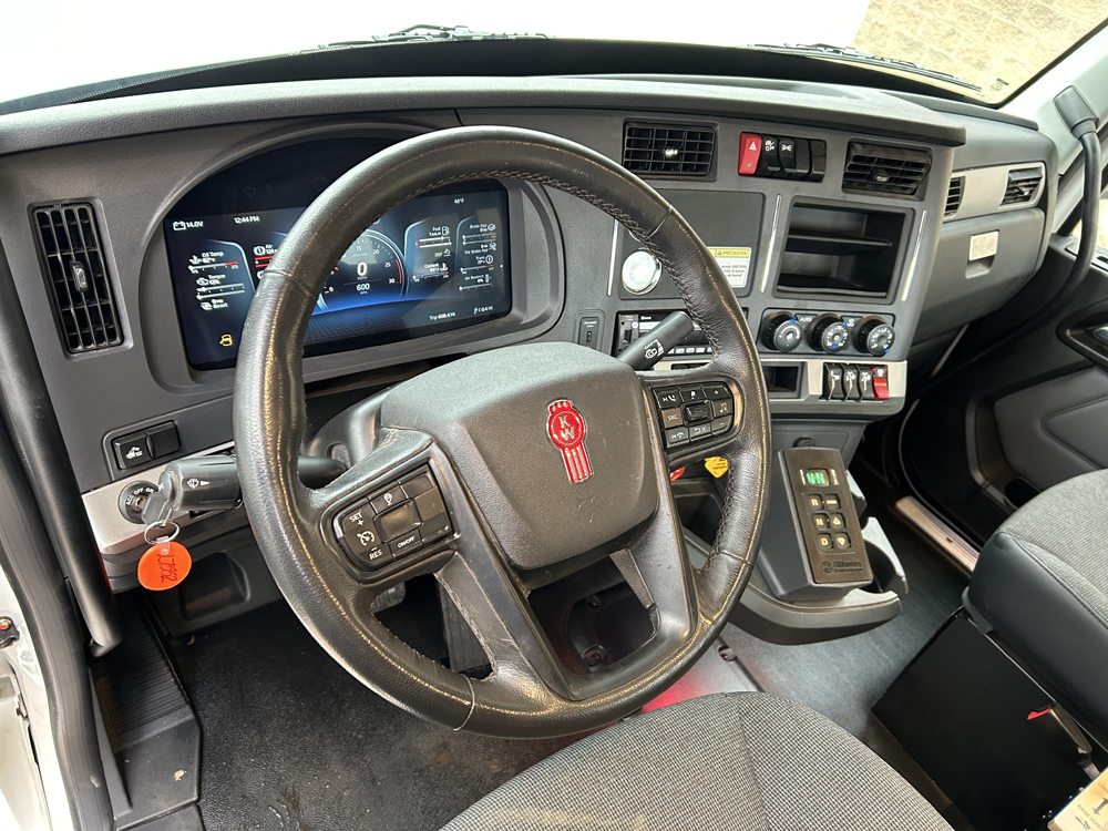 L7552 Kenworth Roll Off (10)