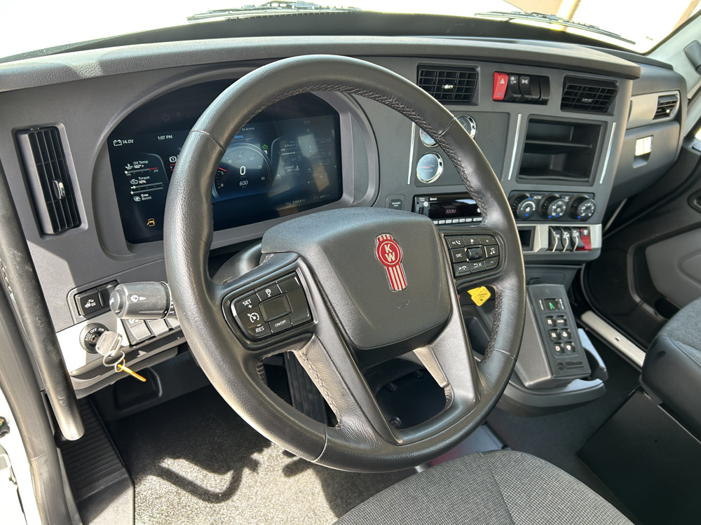 L8648 Kenworth Roll off (10)