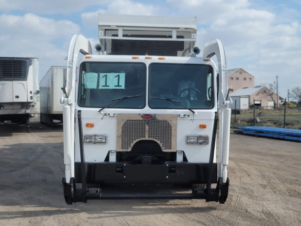 PETERBILT-2011-MCNEILUS-30-YDS-FRONT-LOADER-MTE-2
