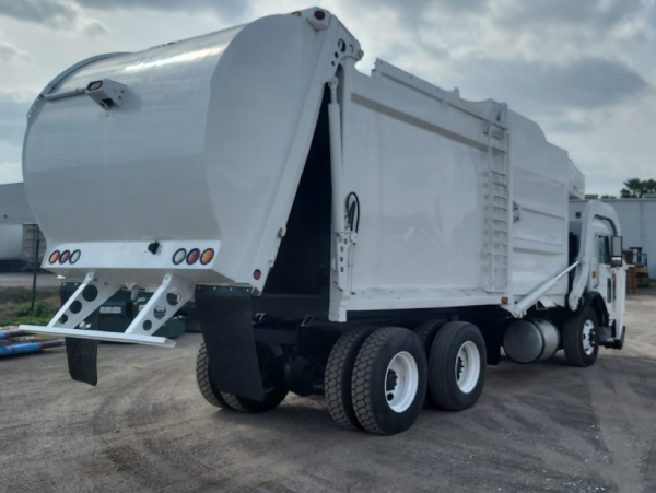 PETERBILT-2011-MCNEILUS-30-YDS-FRONT-LOADER-MTE-5