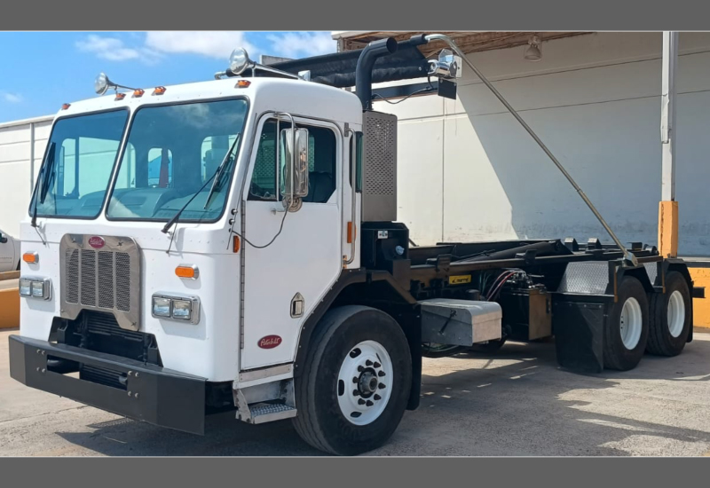 Peterbilt-2025-Hooklift-Marrel-roll-off-2