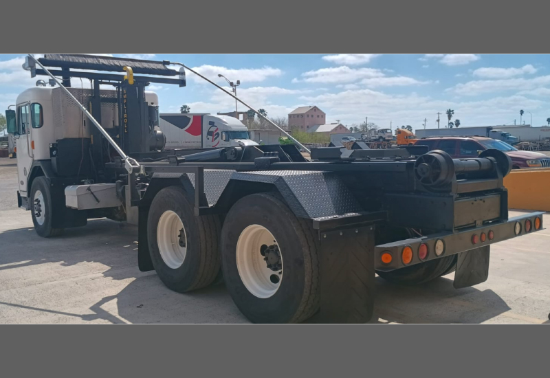 Peterbilt-2025-Hooklift-Marrel-roll-off-4