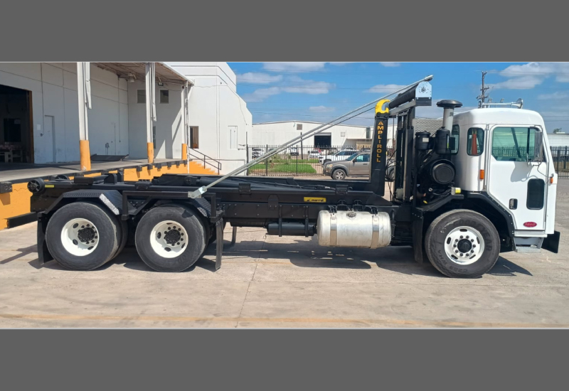 Peterbilt-2025-Hooklift-Marrel-roll-off-5