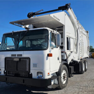Front Loaders - Autocar - 2010
