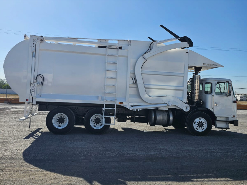 autocar-2010-body-macneilus-30-yds-front-loader-garbage-trucks-mte-14