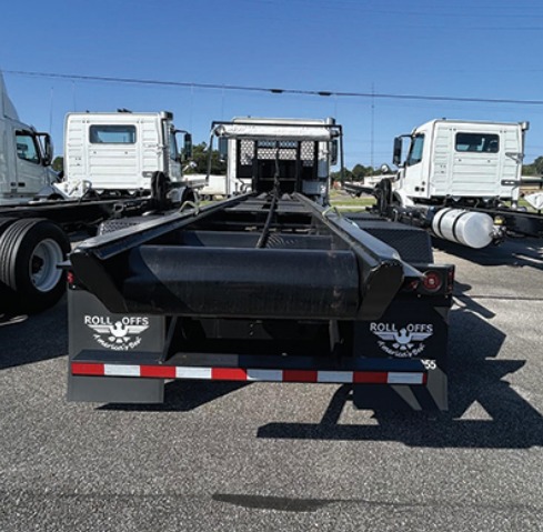 06_2026_Volvo_VHD_RollOff_b