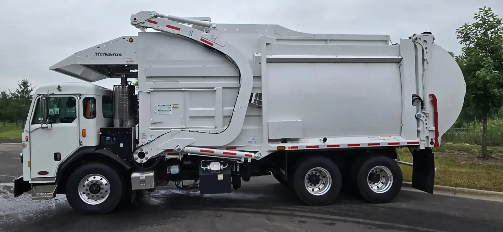 mcneilus-atlantic-commercial-40yd-driver-side-profile
