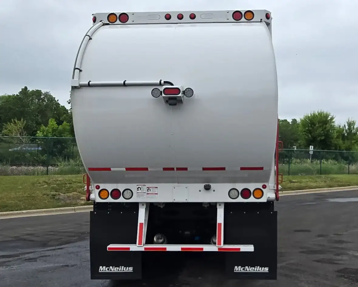 mcneilus-atlantic-commercial-40yd-rear-view