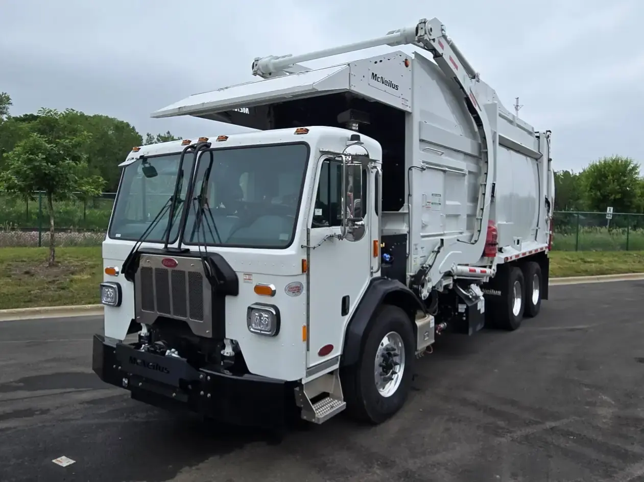 mcneilus-atlantic-front-loader-front-driver-angle